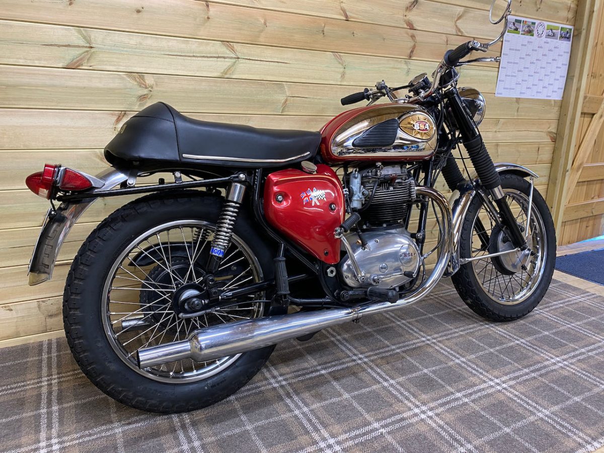 For Sale - BSA 650 Lightning 1967 (SOLD) - Dawson Classic Motorcycles